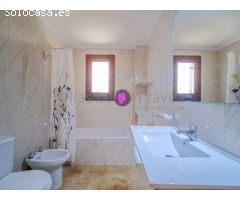 Chalet pareado en venta en la playa de Denia en primerísima línea!