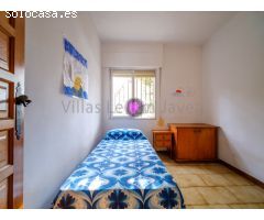 Chalet pareado en venta en la playa de Denia en primerísima línea!