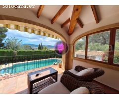 Chalet rústico en las faldas del Montgó en Jávea para el alquiler anual