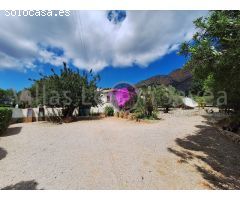 Chalet rústico en las faldas del Montgó en Jávea para el alquiler anual