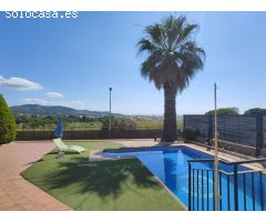 CASA DE 300 M2, CON PISCINA Y VISTAS A MAR