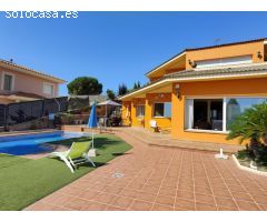 CASA DE 300 M2, CON PISCINA Y VISTAS A MAR
