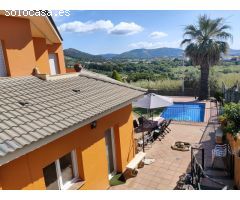 CASA DE 300 M2, CON PISCINA Y VISTAS A MAR