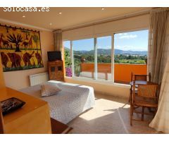 CASA DE 300 M2, CON PISCINA Y VISTAS A MAR