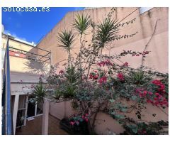 CASA DE PUEBLO CON PATIO EN CALLE IGLESIA
