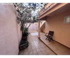 CASA DE PUEBLO CON PATIO EN CALLE IGLESIA