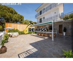 Dos Encantadoras Casas con Piscina, Bosque Privado y Licencia Turística a Solo