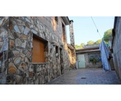 Excelente casa de 4 habitaciones y vista a la montaña , Costa Brava , España .