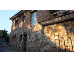 Excelente casa de 4 habitaciones y vista a la montaña , Costa Brava , España .