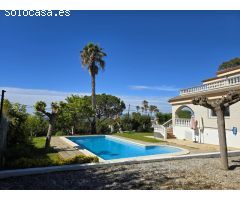 Villa en ubicación inmejorable con vistas al mar, 500 metros de la playa