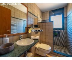 Hermosa casa de 5 habitaciones con Licencia Turística , en Urbanización Condado