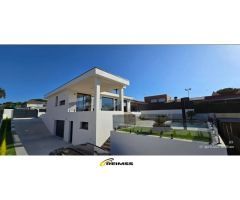 ¡Gran oportunidad! Casa nueva con piscina de agua salada en Vidreres por el