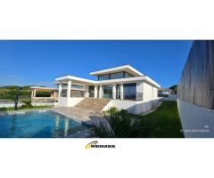 ¡Gran oportunidad! Casa nueva con piscina de agua salada en Vidreres por el