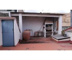 CASA DE DOS PLANTAS Y GRAN ALMACEN