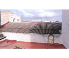 CASA DE DOS PLANTAS Y GRAN ALMACEN