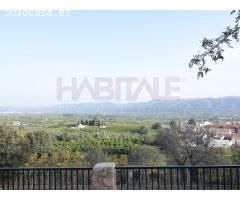 Excelente Casa de Pueblo con Gran Patio con inmejorable ubicación