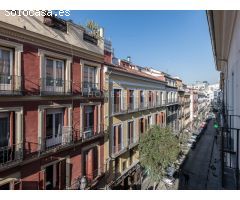 Bonito piso en una 3ª planta exterior junto al Teatro de La Zarzuela, zona