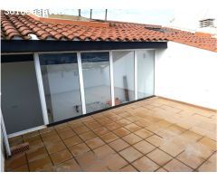 Ático dúplex seminuevo con terraza y balcón , en perfecto estado de conservación