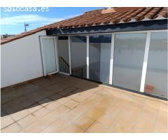 Ático dúplex seminuevo con terraza y balcón , en perfecto estado de conservación