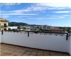 Ático dúplex seminuevo con terraza y balcón , en perfecto estado de conservación