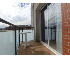 Ático dúplex seminuevo con terraza y balcón , en perfecto estado de conservación