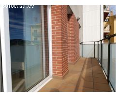 Ático dúplex seminuevo con terraza y balcón , en perfecto estado de conservación