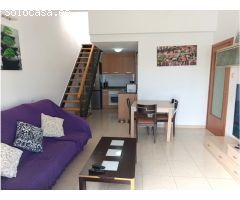 Ático dúplex seminuevo con terraza y balcón , en perfecto estado de conservación