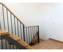Ático dúplex seminuevo con terraza y balcón , en perfecto estado de conservación