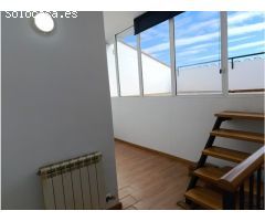 Ático dúplex seminuevo con terraza y balcón , en perfecto estado de conservación