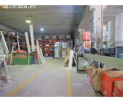 Nave de 800 m2 en 2 plantas en el polígono industrial de Pineda de Mar, bien