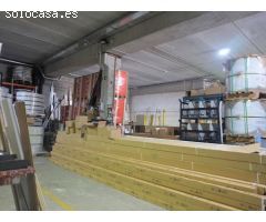 Nave de 800 m2 en 2 plantas en el polígono industrial de Pineda de Mar, bien