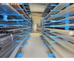 Nave de 800 m2 en 2 plantas en el polígono industrial de Pineda de Mar, bien