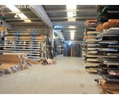 Nave de 800 m2 en 2 plantas en el polígono industrial de Pineda de Mar, bien