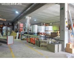 Nave de 800 m2 en 2 plantas en el polígono industrial de Pineda de Mar, bien
