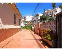 3 viviendas independientes en una misma casa, con terraza y 300 m2 de jardín.