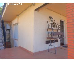 3 viviendas independientes en una misma casa, con terraza y 300 m2 de jardín.