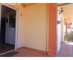 3 viviendas independientes en una misma casa, con terraza y 300 m2 de jardín.