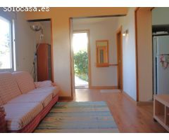 3 viviendas independientes en una misma casa, con terraza y 300 m2 de jardín.