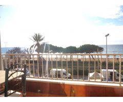 En el paseo marítimo, junto a la estación de tren. Piso de 103 m2 frontal a la