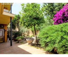 Casa soleada a 4 vientos, con piscina y jardines, y garaje para 4 vehículos