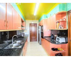 Casa soleada a 4 vientos, con piscina y jardines, y garaje para 4 vehículos