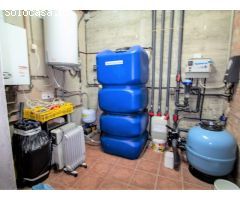 Casa soleada a 4 vientos, con piscina y jardines, y garaje para 4 vehículos
