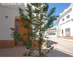 Casa de pueblo A ESTRENAR en el centro de Pineda, a 200 metros del ayuntamiento.