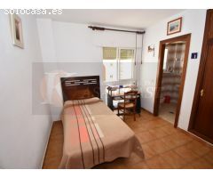 Piso de 3 dormitorios en venta en Los Boliches, Fuengirola, cerca de la playa.