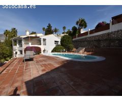 Impresionante Villa Reformada en Campo Mijas con Jardín Privado y Piscina.