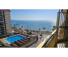 Apartamento en primera línea de playa con terraza y espectaculares vistas al mar