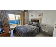 Apartamento en primera línea de playa con terraza y espectaculares vistas al mar