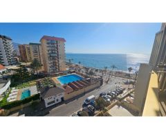 Apartamento en primera línea de playa con terraza y espectaculares vistas al mar