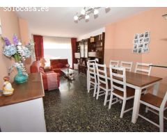 Amplio Piso en Venta en Zona Sohail, Fuengirola | Urbanización con Piscina y