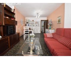 Amplio Piso en Venta en Zona Sohail, Fuengirola | Urbanización con Piscina y